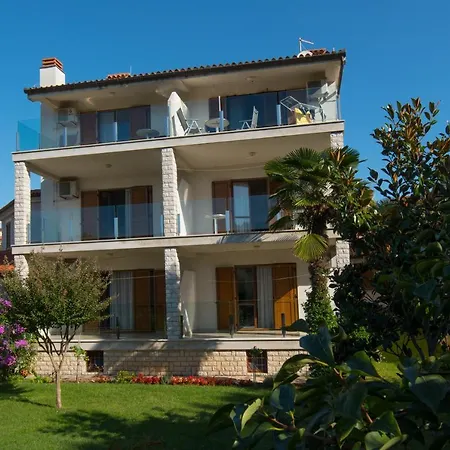 Mira 1 Apartment